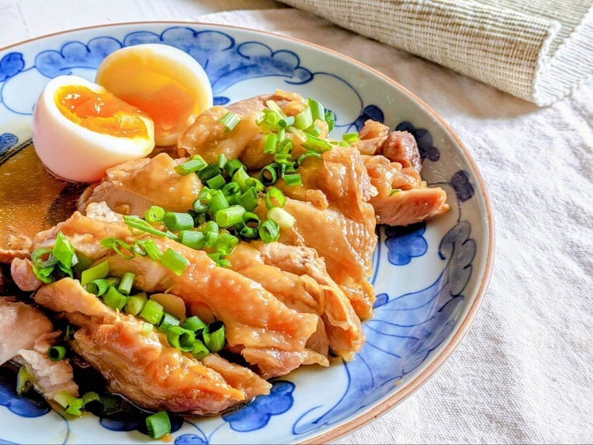 山本ゆりさん「解凍不要！レンジで鶏チャーシュー」のレシピ