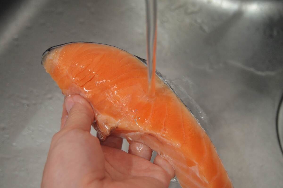 上田勝彦さんの「生臭さをなくす魚の焼き方」
