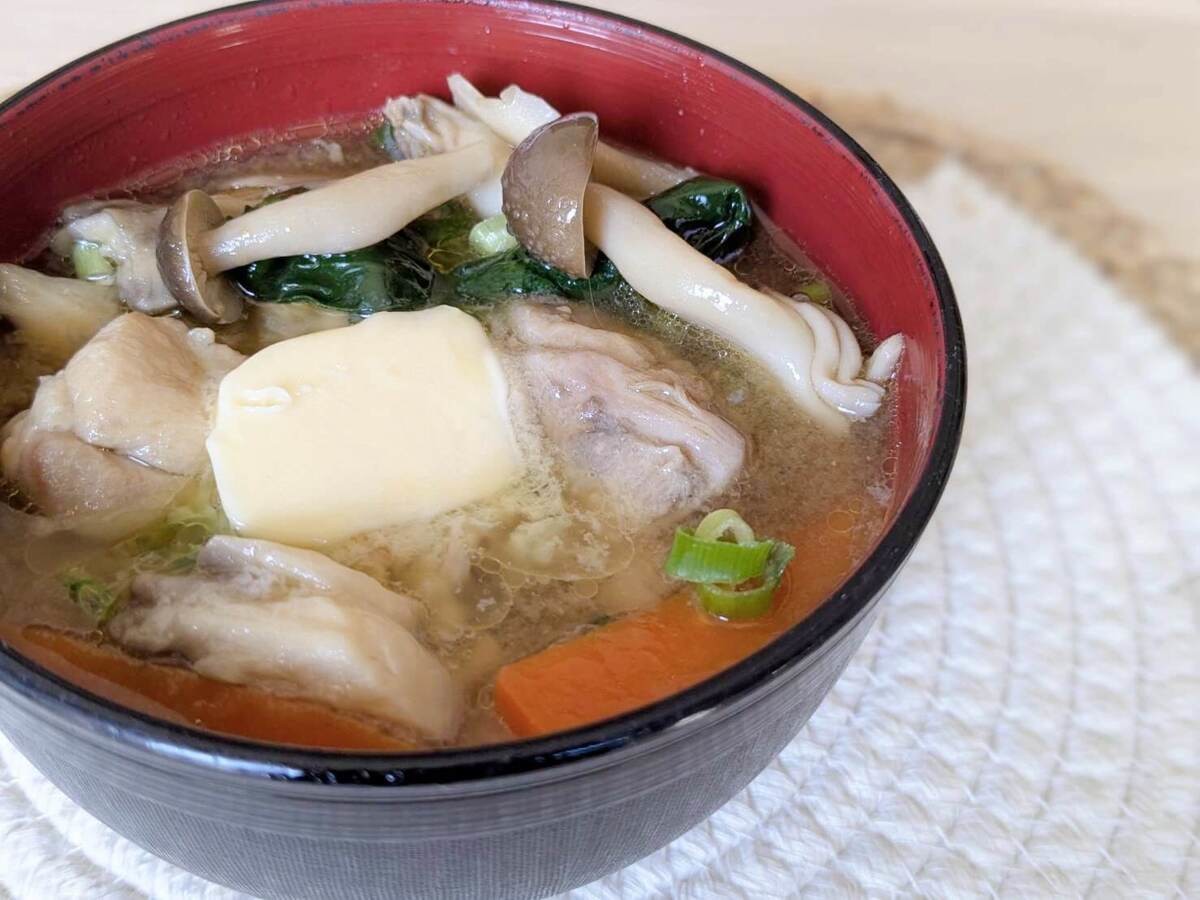 AJINOMOTO公式「きのこと鶏の味噌バター絶品汁」