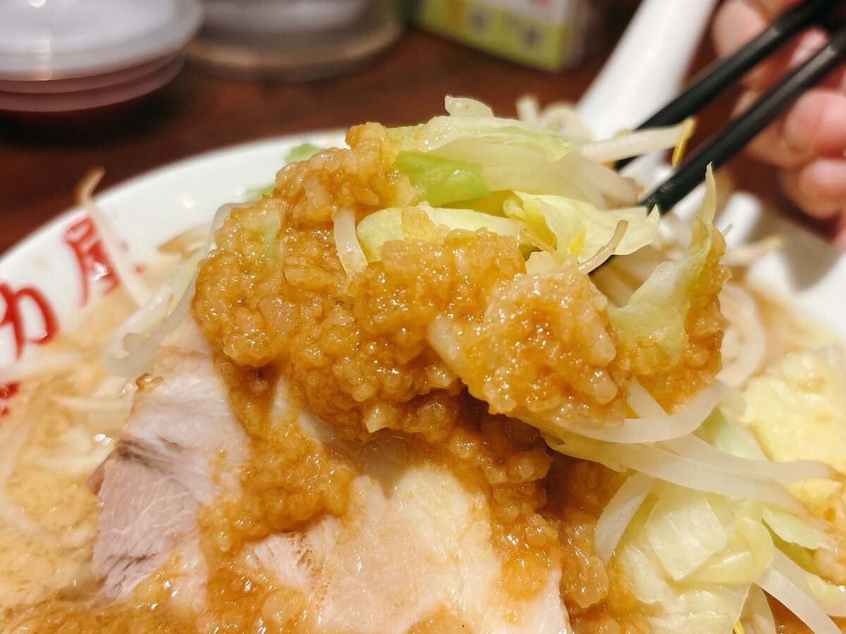 魁力屋「にんにく背脂醤油ラーメン」