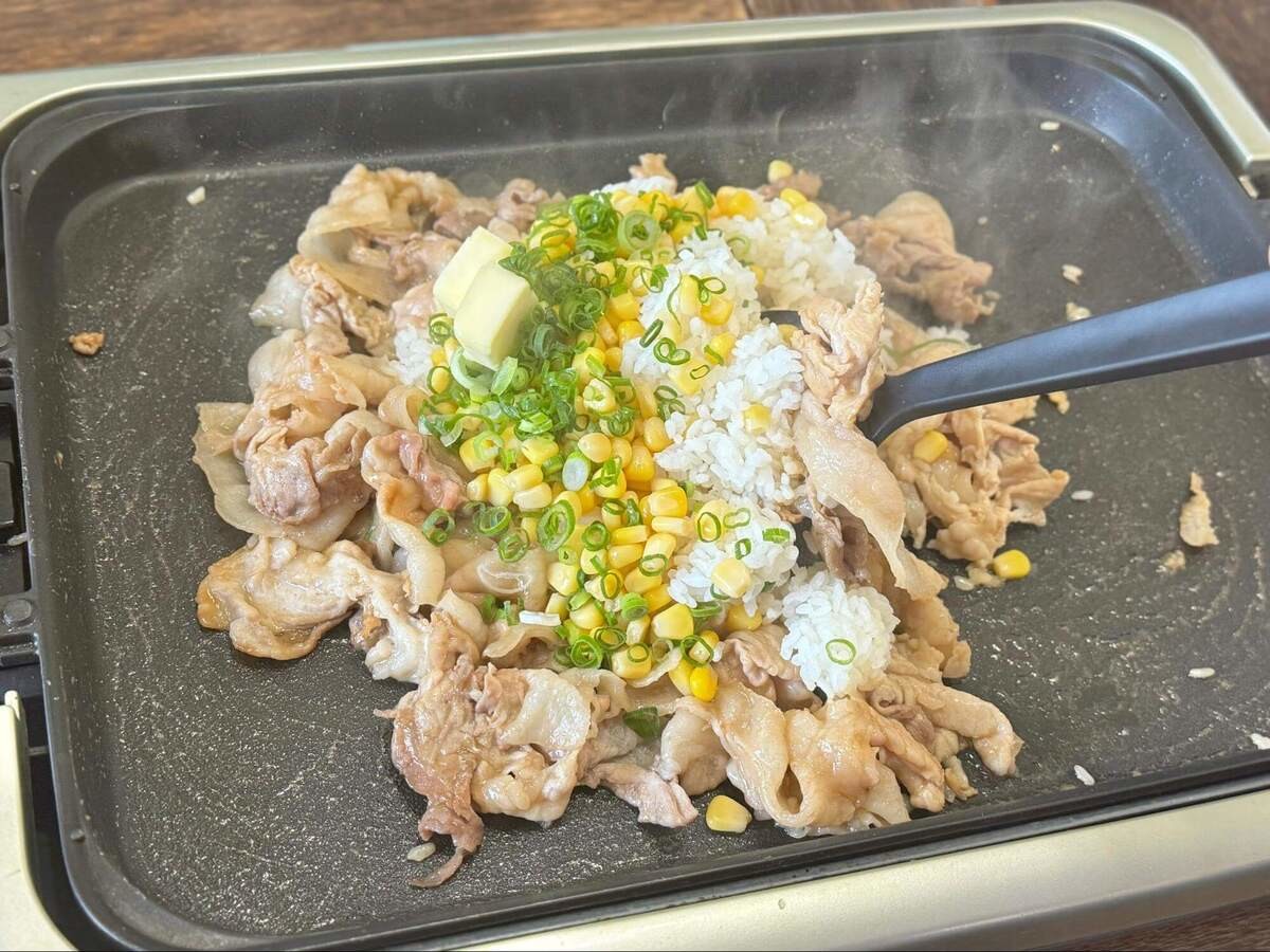 エバラ公式「ホットプレートでポークジンジャーライス」