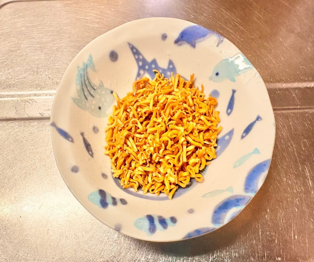 日清チキンラーメン公式「簡単ヤバうま! ザクとろ チキラーアイス」のレシピ