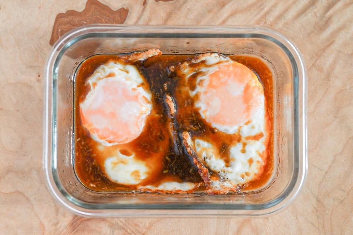 「目玉焼きのオイスターソース漬け」のレシピ
