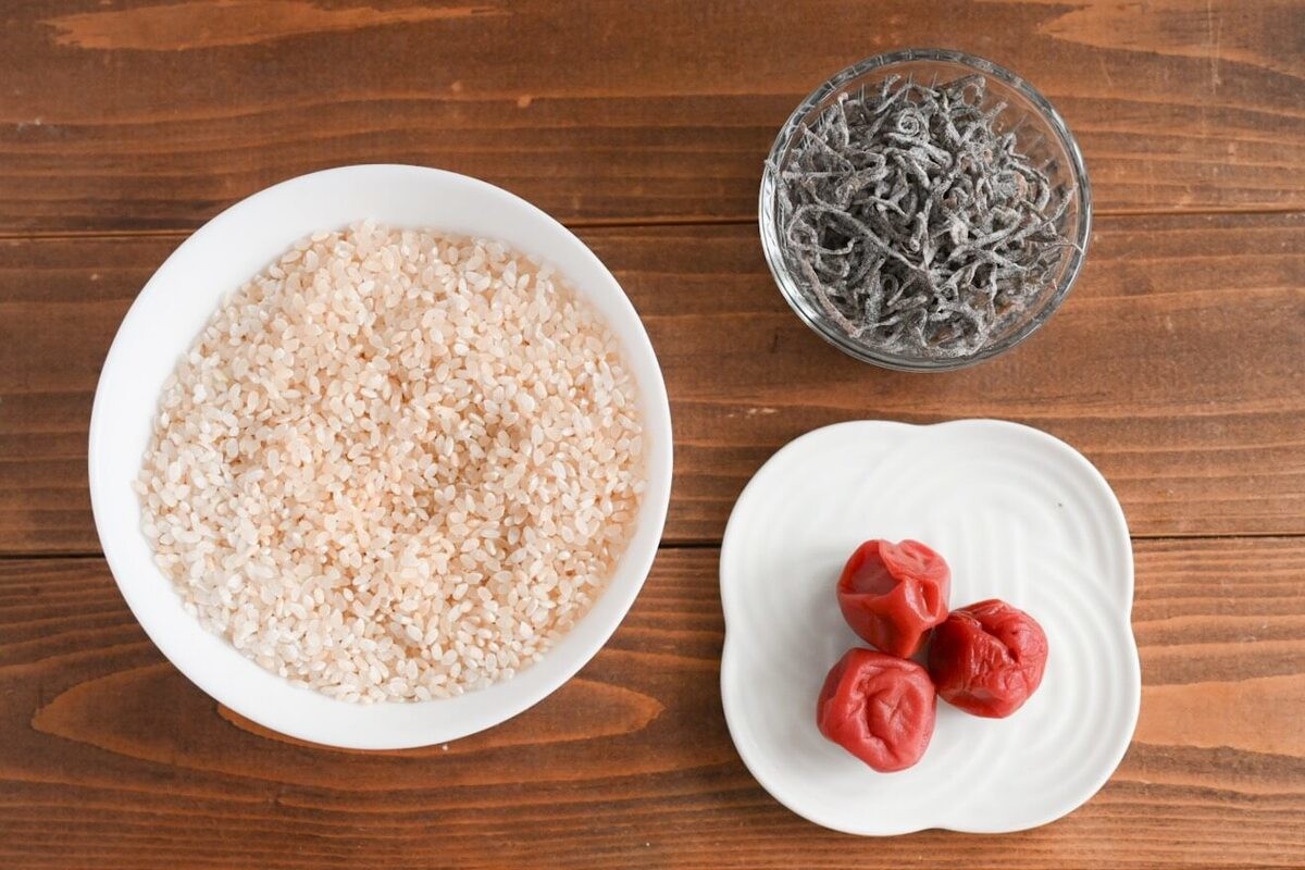 塩こんぶと梅の炊き込みご飯