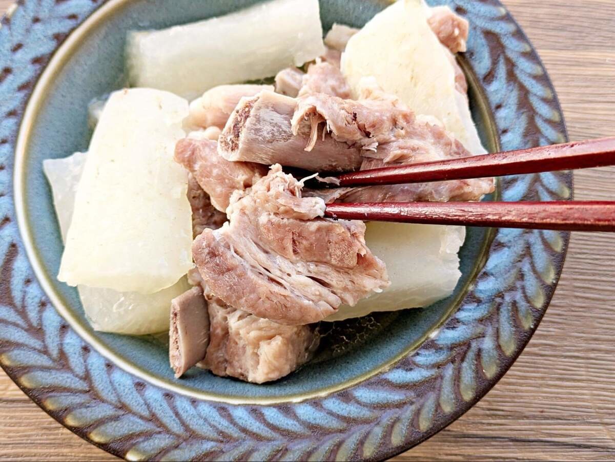 土井善晴さん「スペアリブと大根の塩煮」