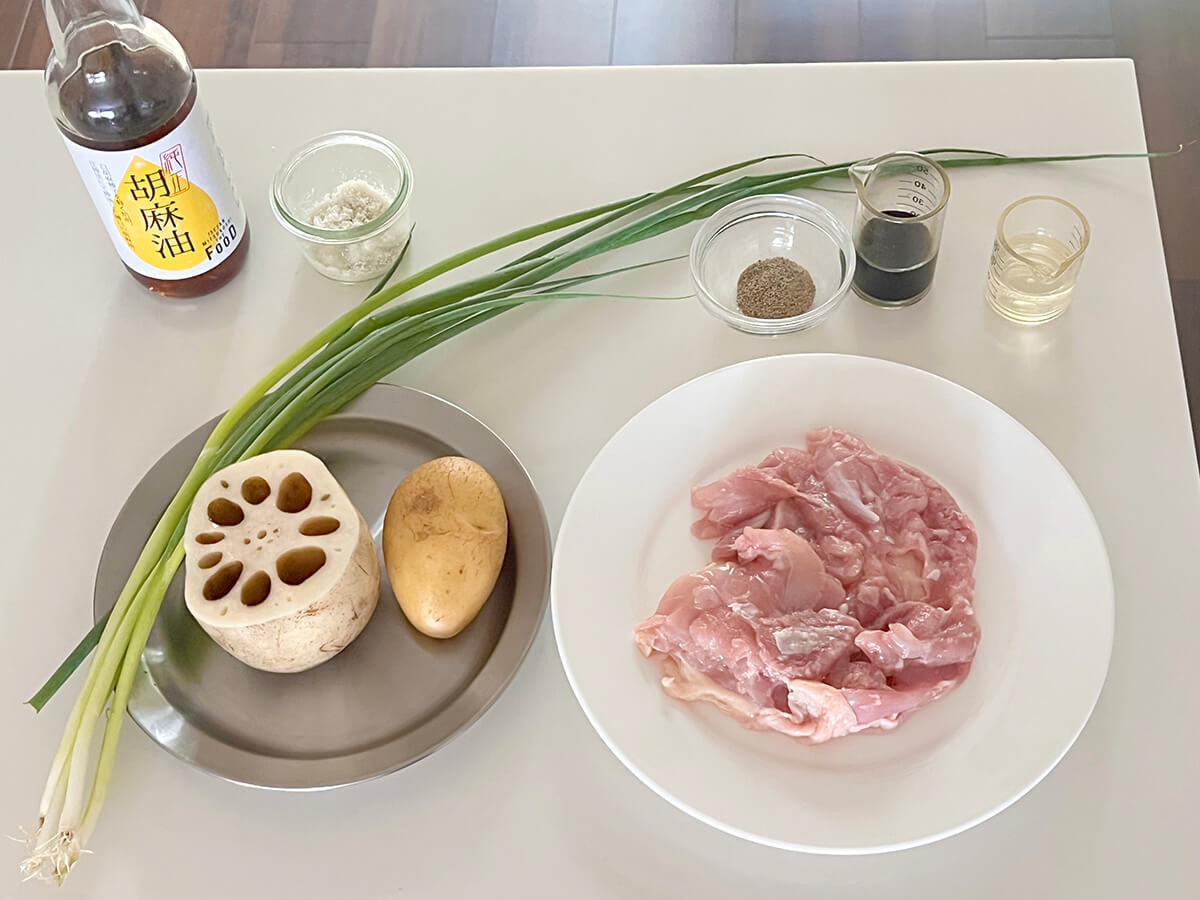 今井亮さん「鶏肉とれんこんの黒こしょう炒め」のレシピ