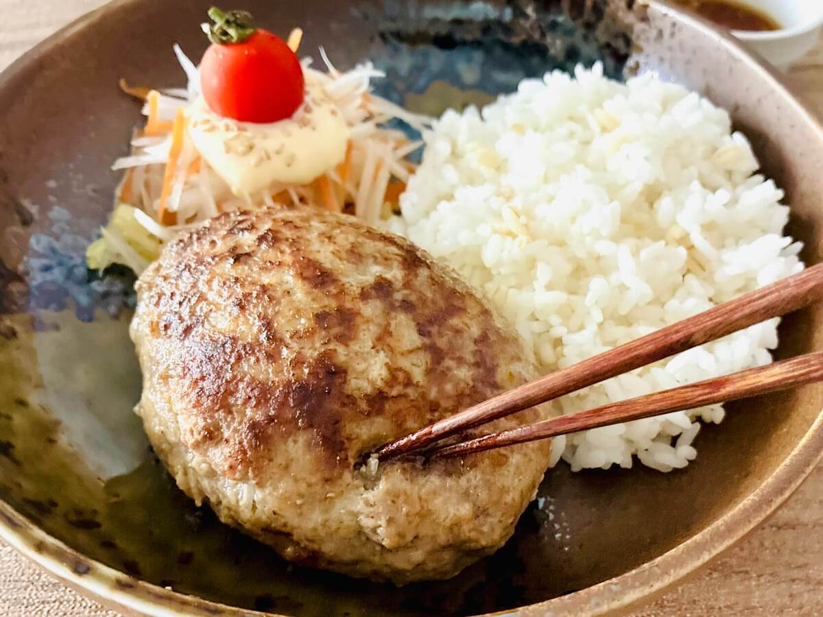 料理教室のBonちゃん×Tokyo T’s Kitchen「元店長がこっそり教えるびっくりドンキーのハンバーグ」のレシピ