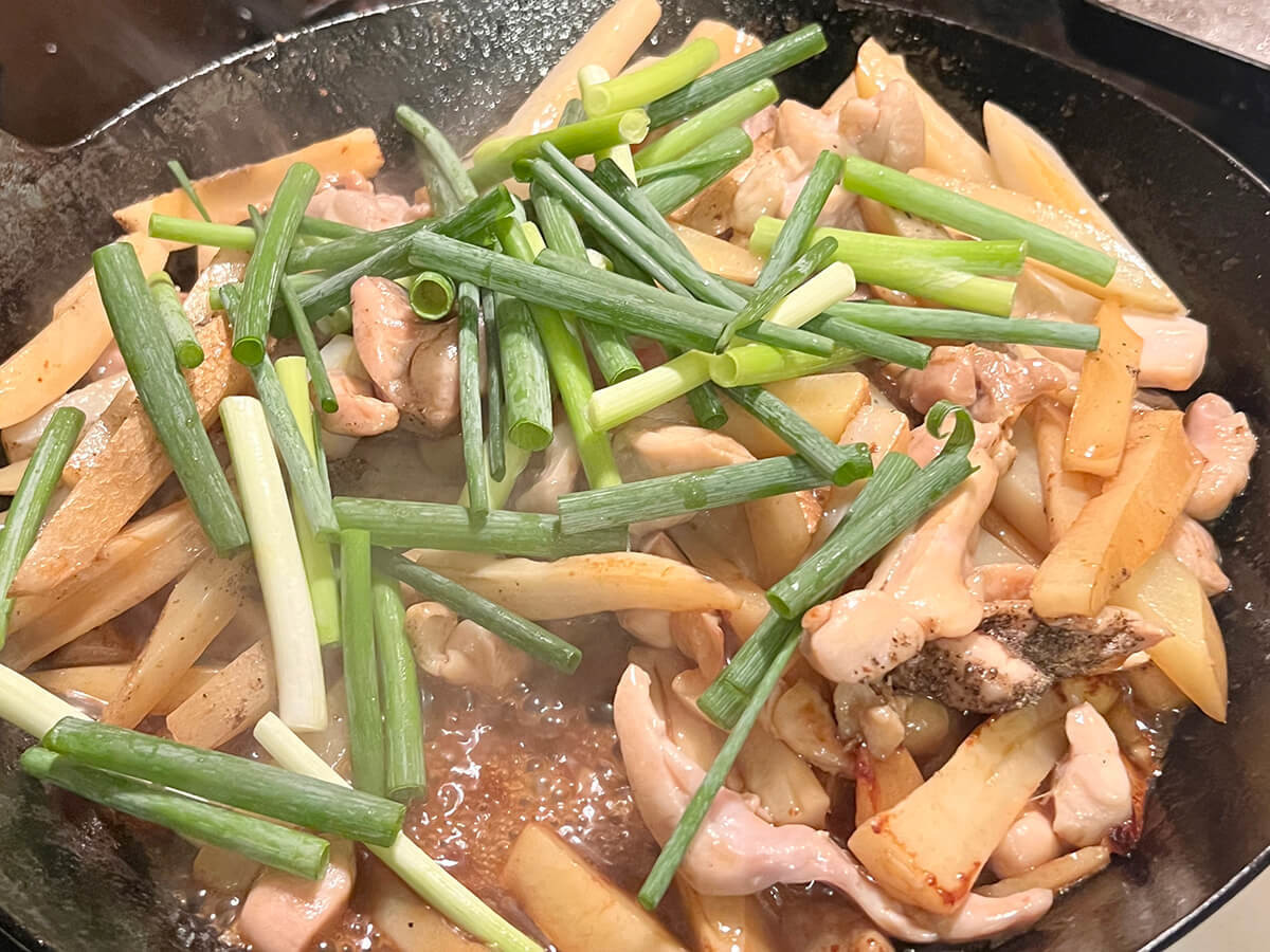 今井亮さん「鶏肉とれんこんの黒こしょう炒め」のレシピ