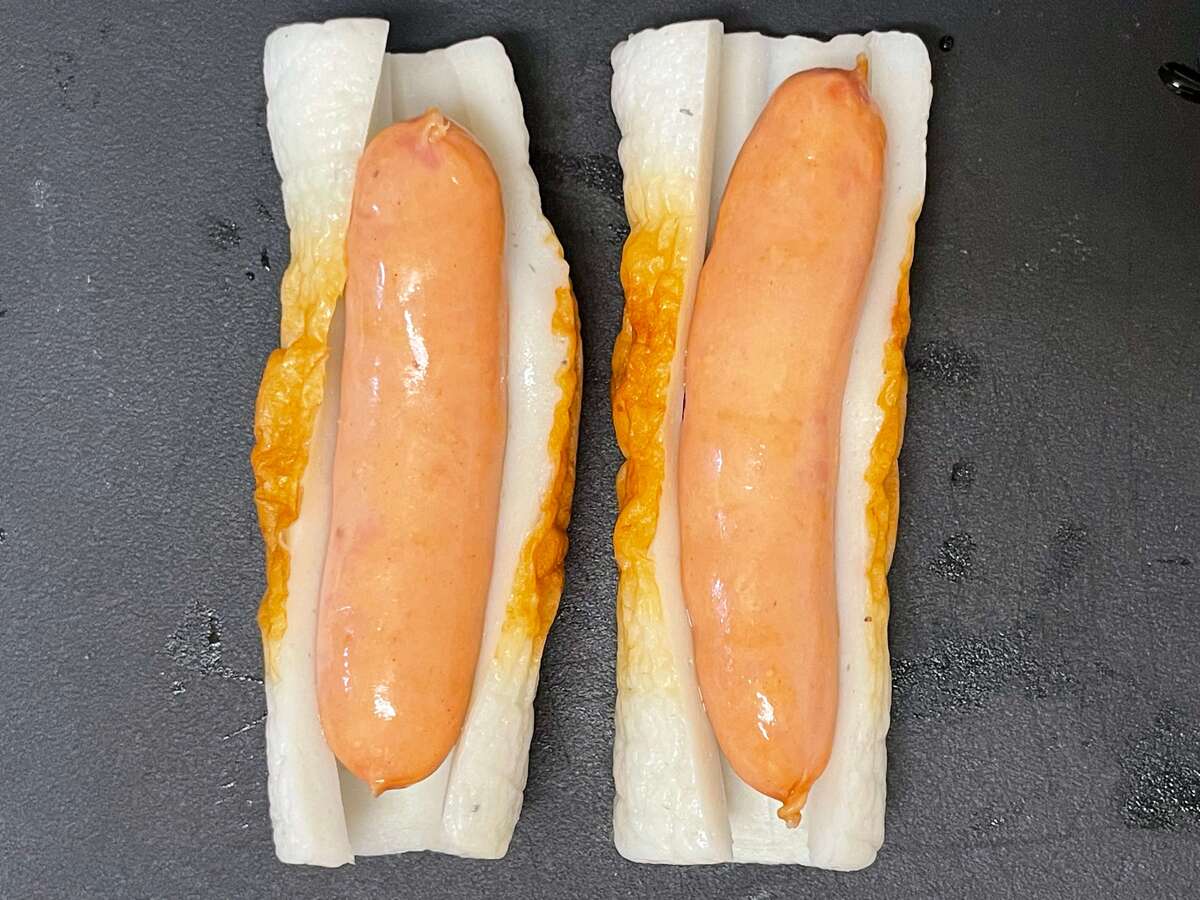 丸大食品公式「燻製屋、ちくわに挟まれる」のレシピ