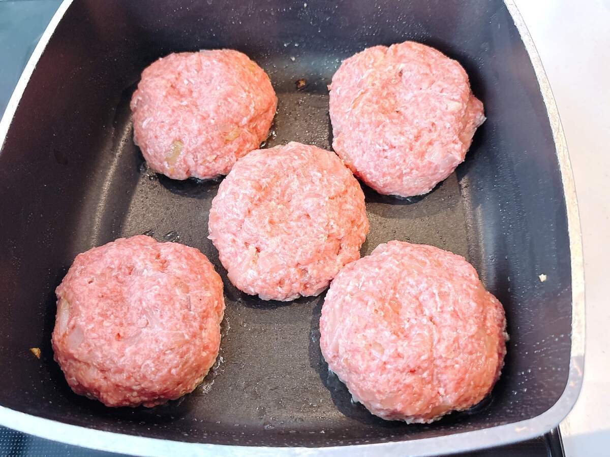 佐藤勝利さん「ハンバーグ」