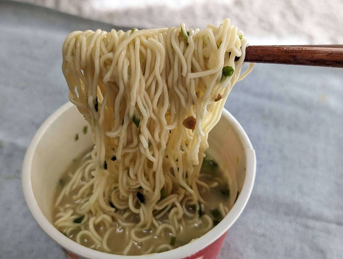 独特の“におい”を解放！【セブン限定】『銘店紀行博多だるま