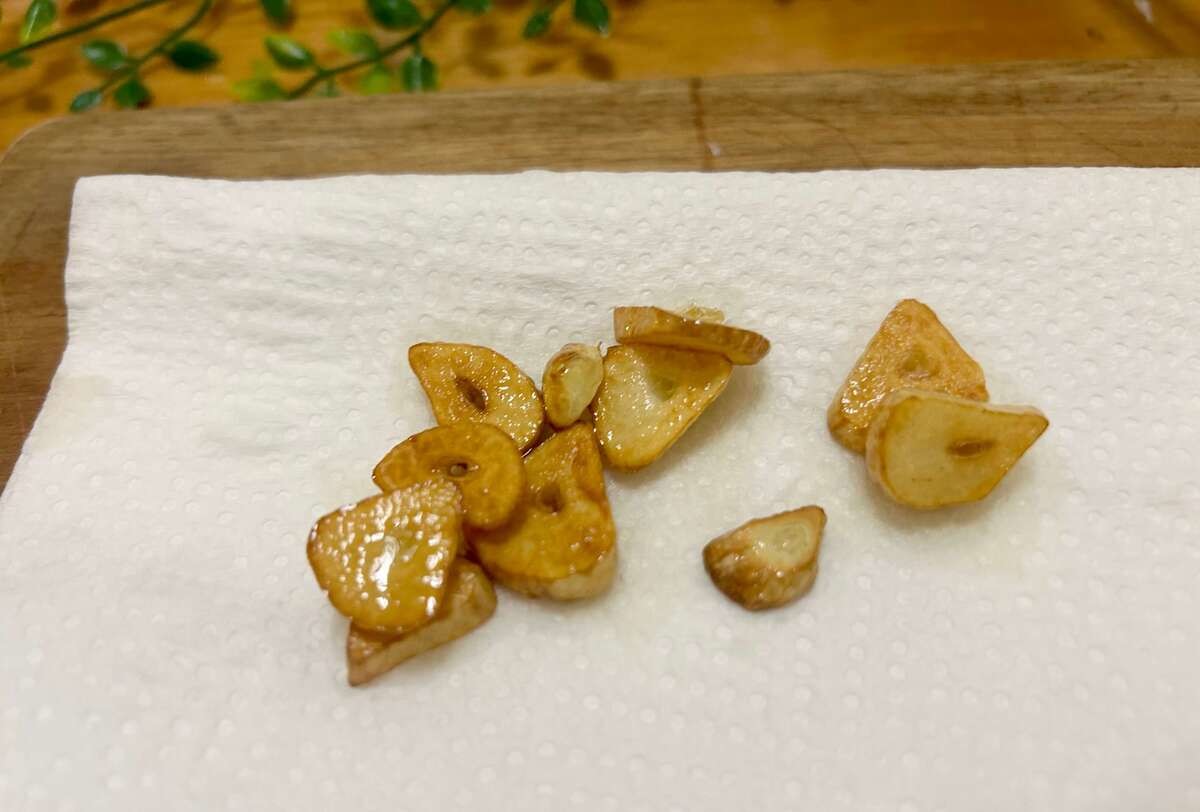 舘野鏡子さん「春キャベツと鶏肉のガーリックステーキ」