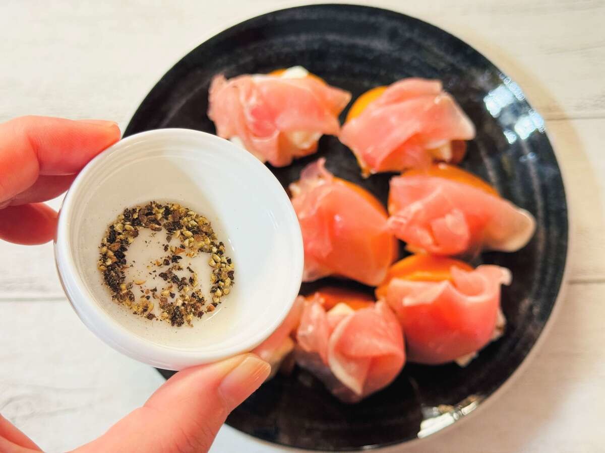 山本ゆりさんの「柿の一番好きな食べかた」