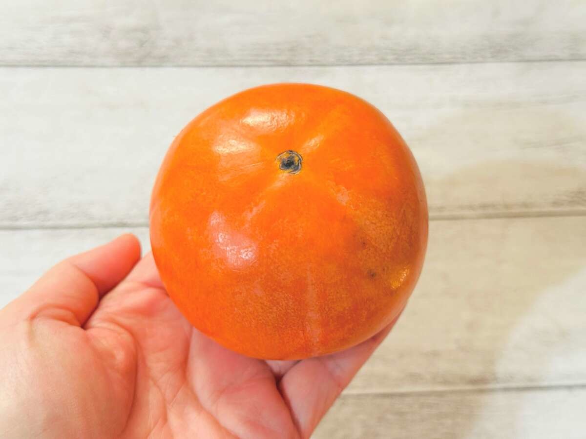 山本ゆりさんの「柿の一番好きな食べかた」