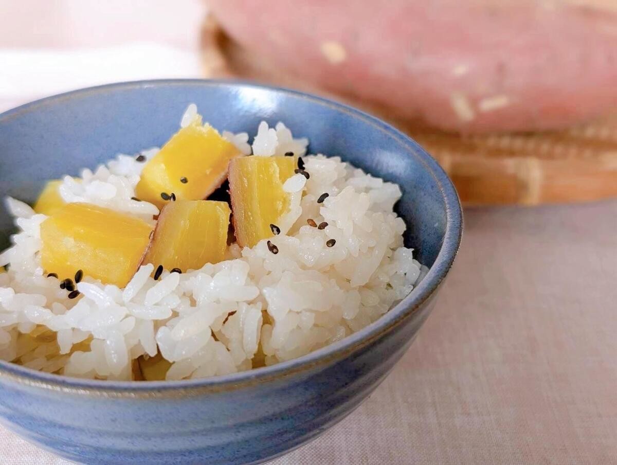 キッコーマン公式「白だしで簡単！さつまいもご飯」