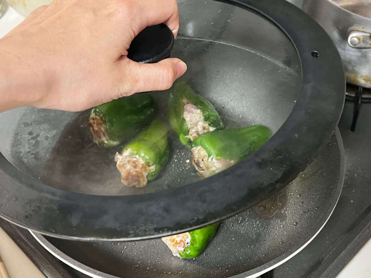 シン・ピーマンの肉詰め