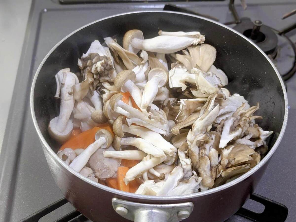 AJINOMOTO公式「きのこと鶏の味噌バター絶品汁」