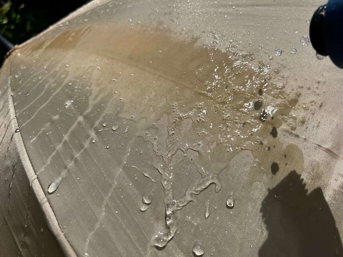 ダイソー「フッ素防水スプレー」