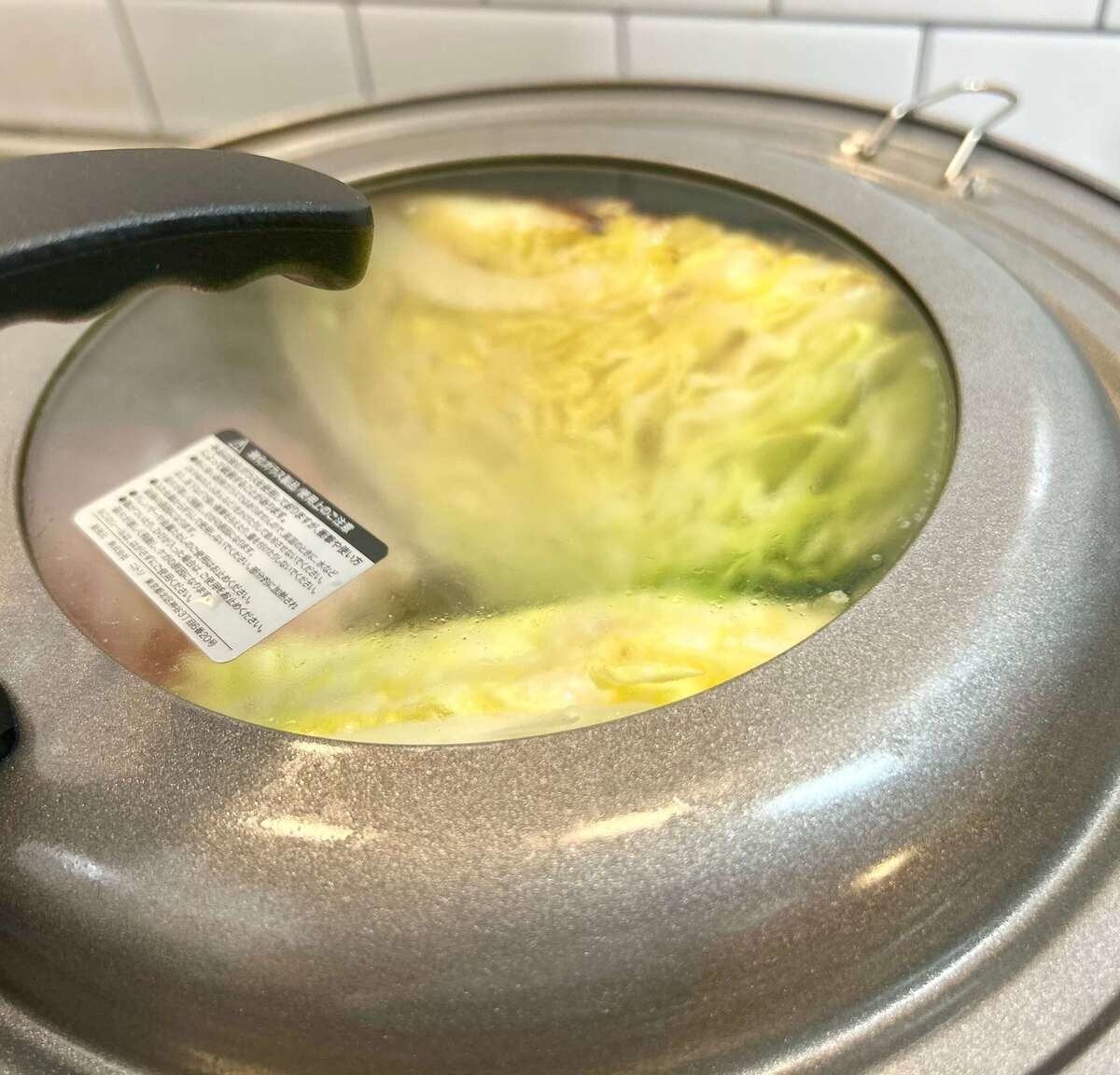 舘野鏡子さん「春キャベツと鶏肉のガーリックステーキ」