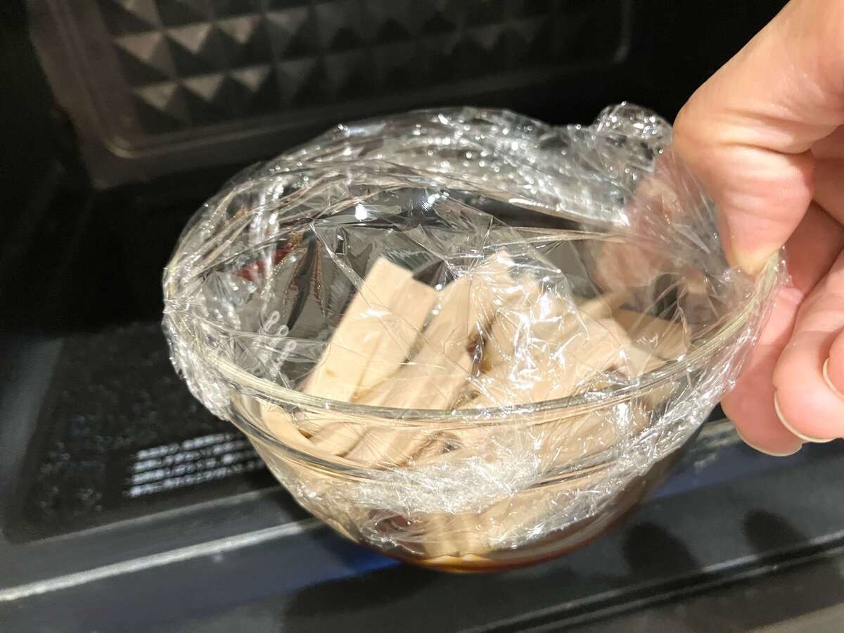 ニッスイ「ソーセージのレンチン親子丼」のレシピ
