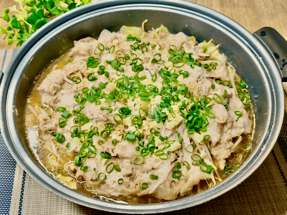 リュウジさん「二郎系肉野菜鍋」のレシピ