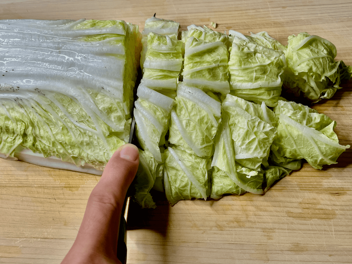 大阪王将が教える「白菜の切り方」