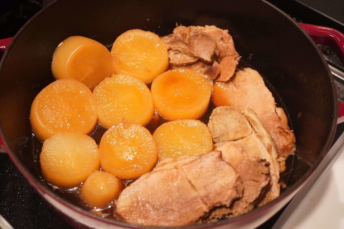栗原はるみさん「大根と豚肉のべっこう煮」