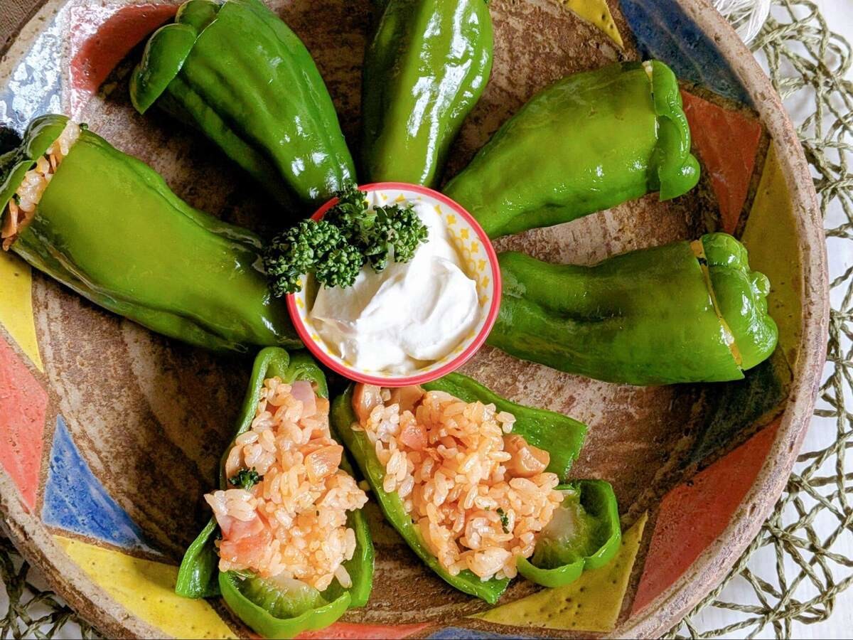 マロンさん「丸ごとピーマンのケチャップライス詰め」