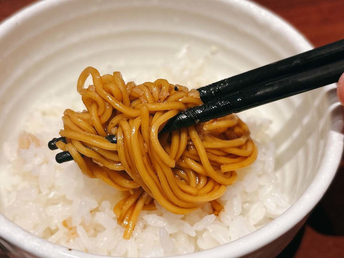 魁力屋「京都漆黒醤油ラーメン」