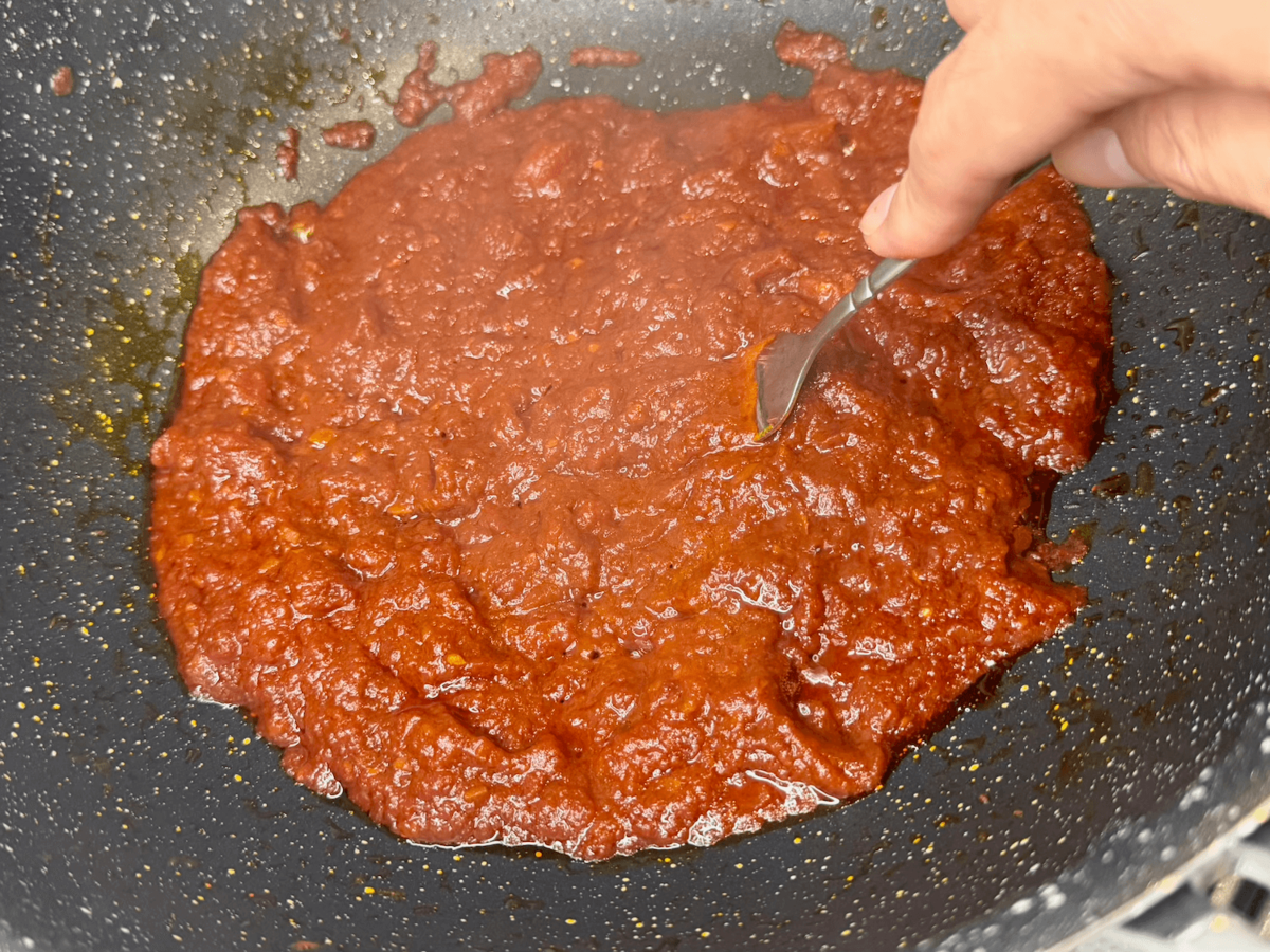 弓削啓太さん「超時短でできる絶品トマトソース」