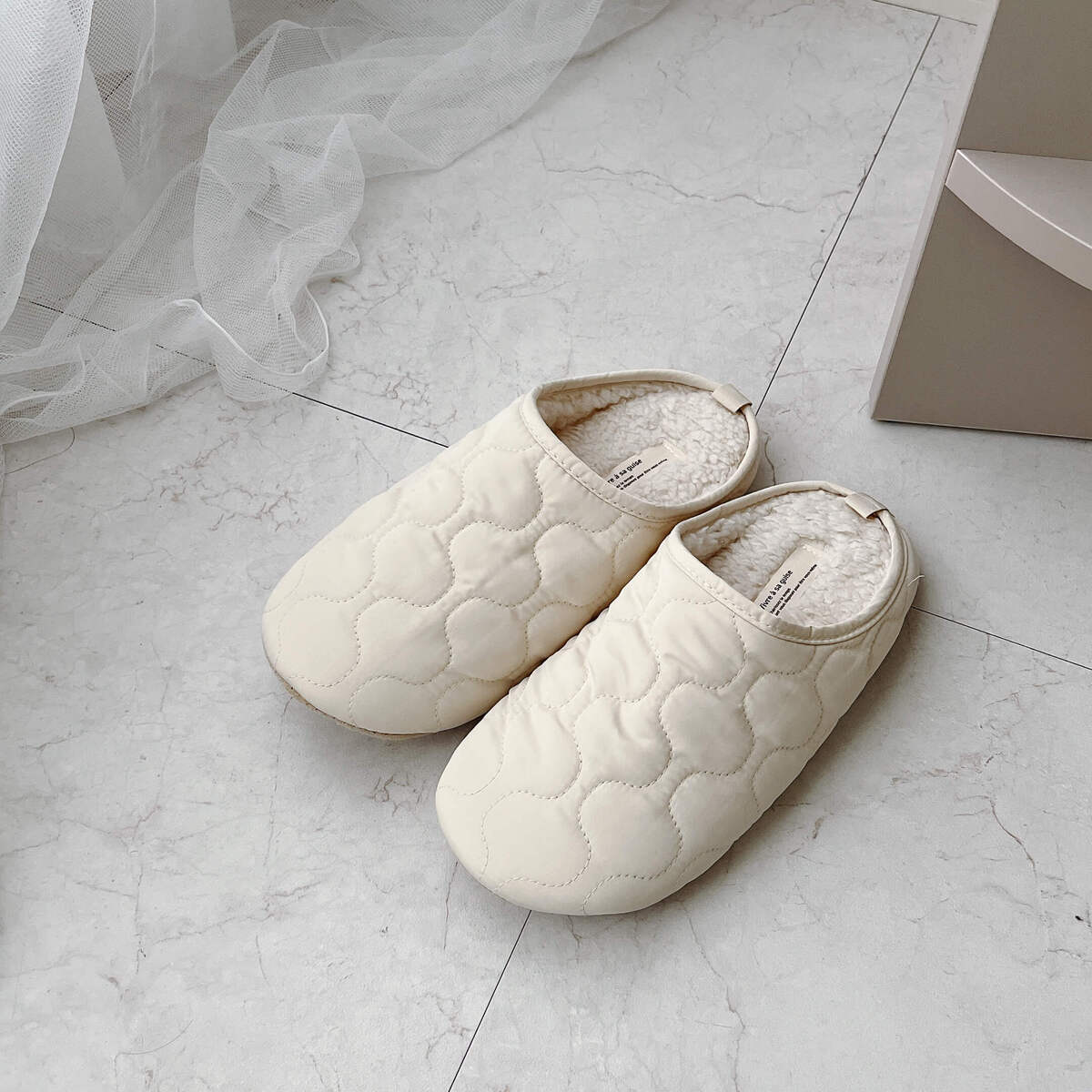 【3COINS】暖房つけても「足元冷える…」ならコレ買って！2選