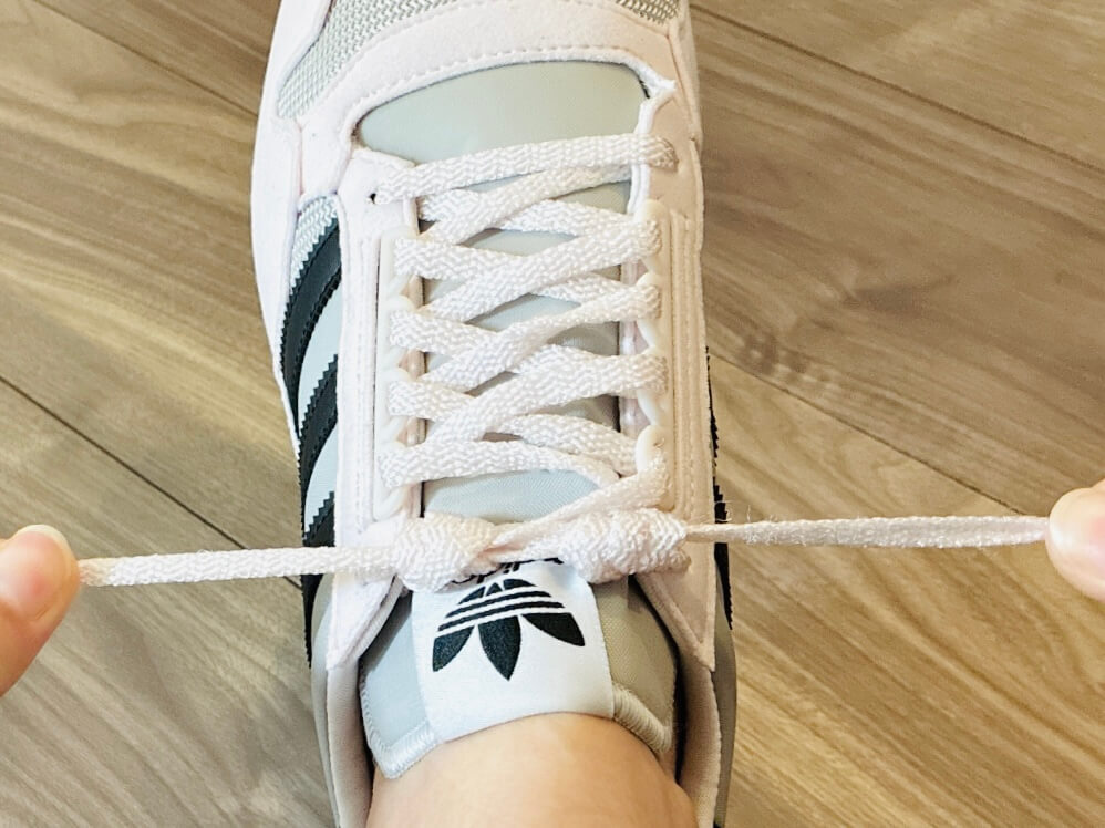 スニーカーの靴紐、もう結ばなくていいの！？