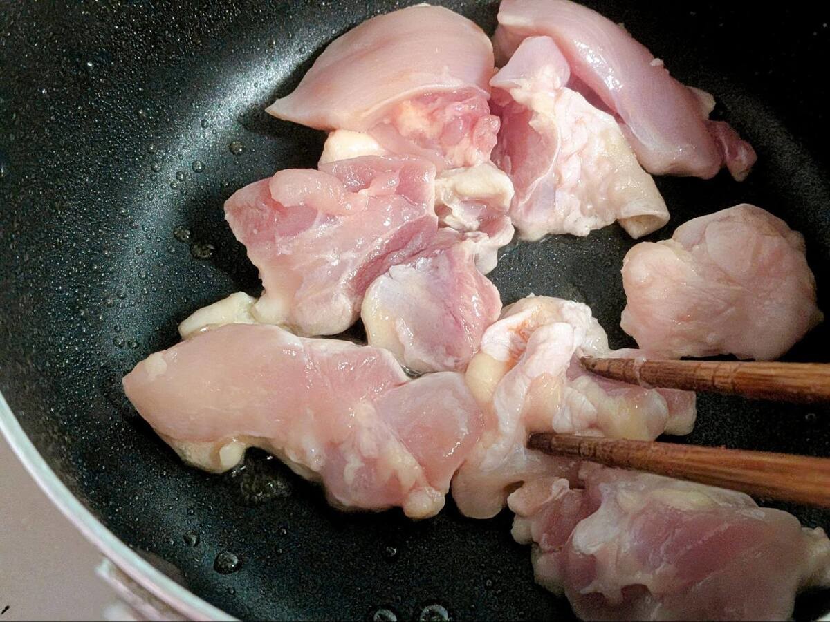 5時に夢中!「厚揚げと鶏肉のキムチ味噌汁」
