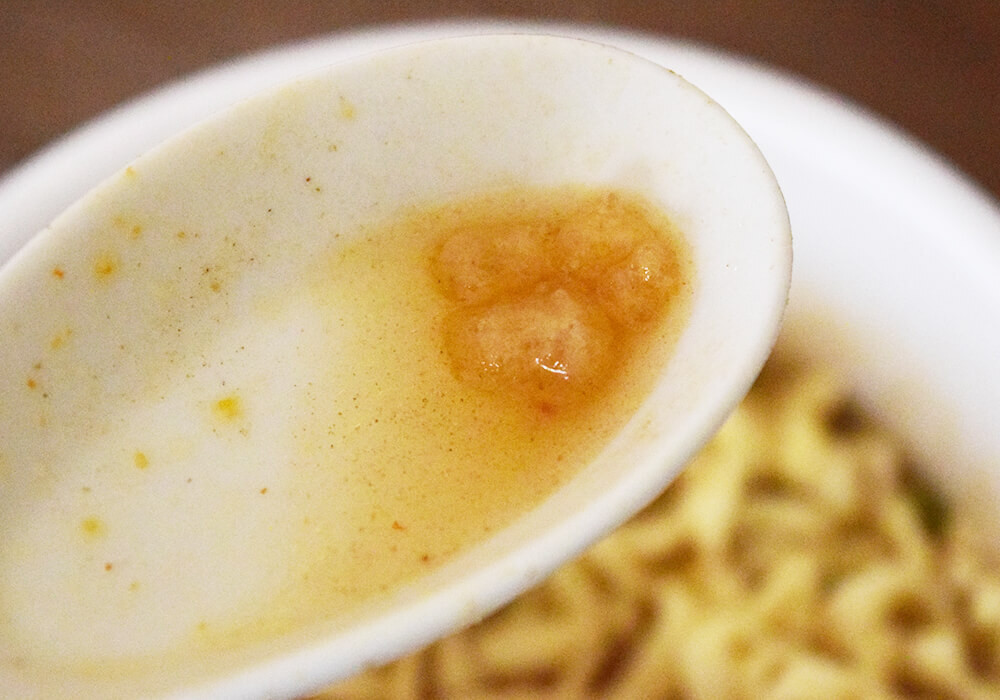ローソン「麺大盛り 天かすうどん 七味付き」