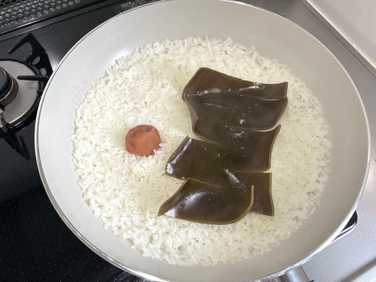 農林水産省「昆布と梅のおむすび」