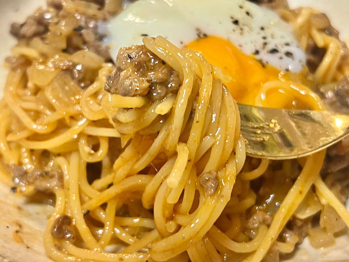 濃厚ボロネーゼ 温玉乗せ