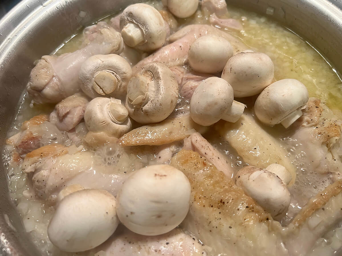 鶏肉の白ワイン煮込み