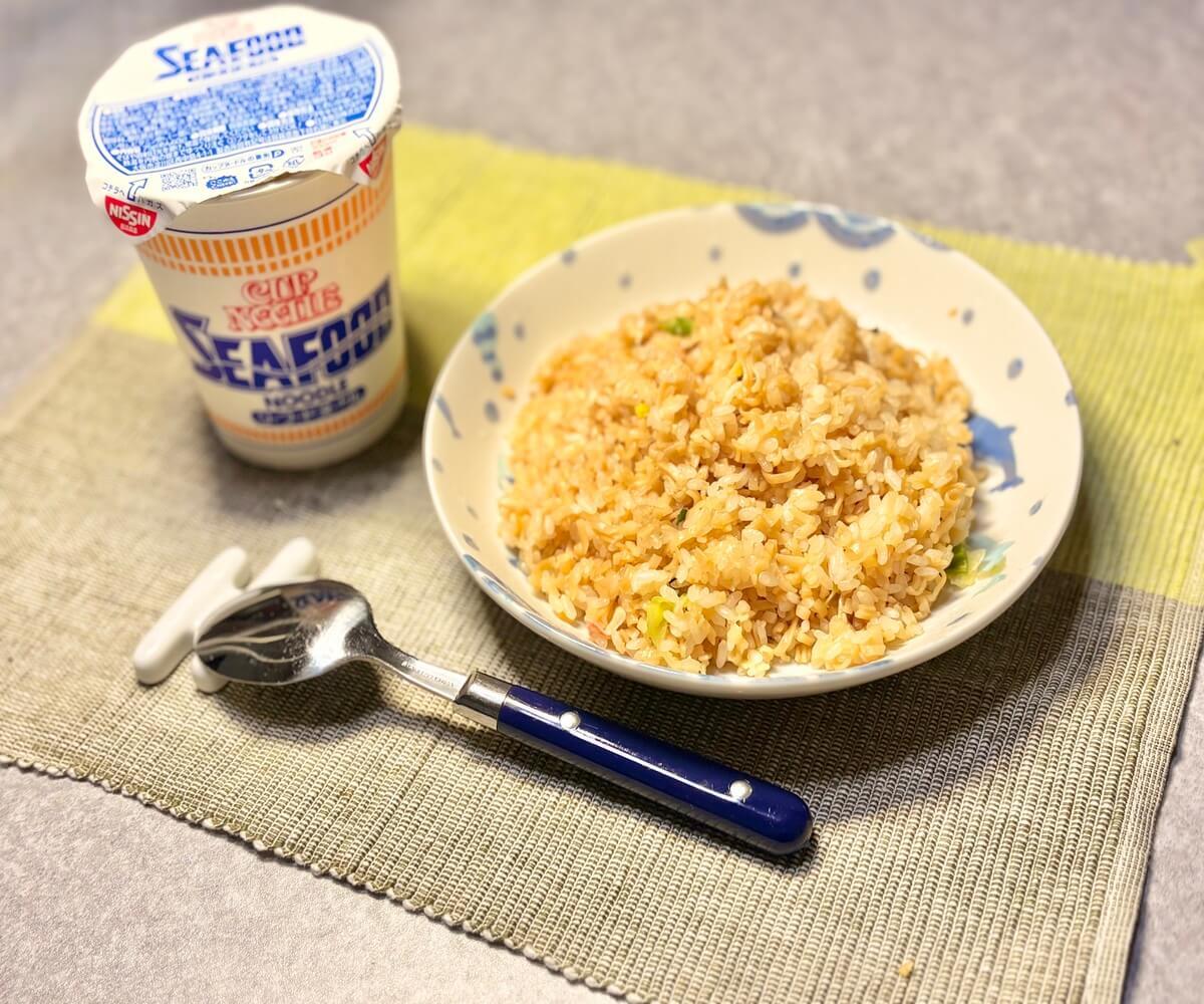 炊飯器で簡単!カップヌードルで作るシーフードピラフ