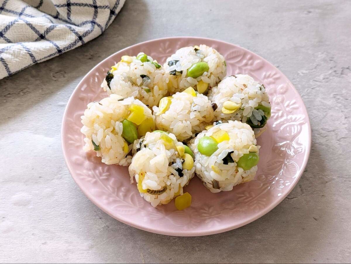 “管理栄養士”が警告【おにぎりのNG食べ方】
