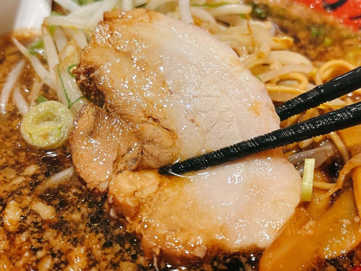 魁力屋「京都漆黒醤油ラーメン」