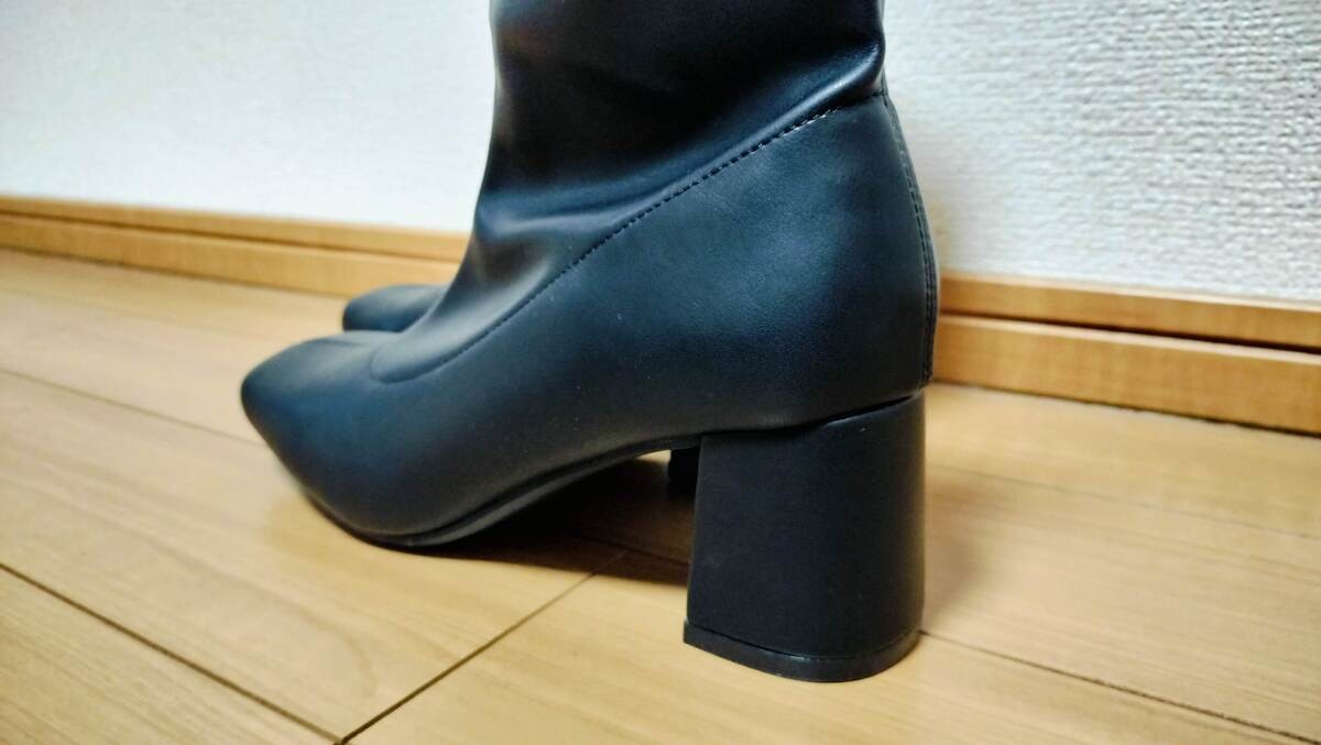 GU「ウルトラストレッチヒールブーツ」