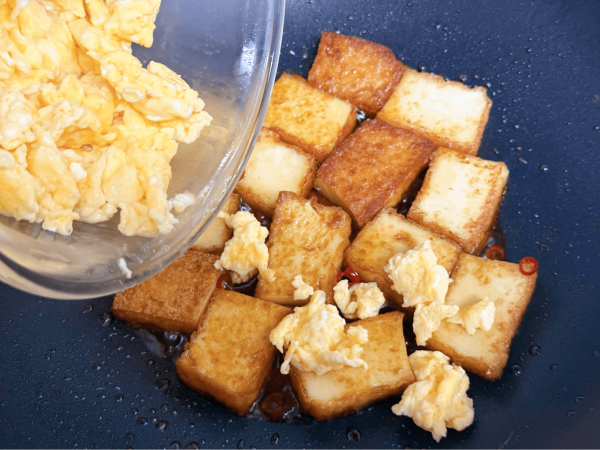 けんますクッキング「卵と厚揚げのコクうま醤油炒め」のレシピ