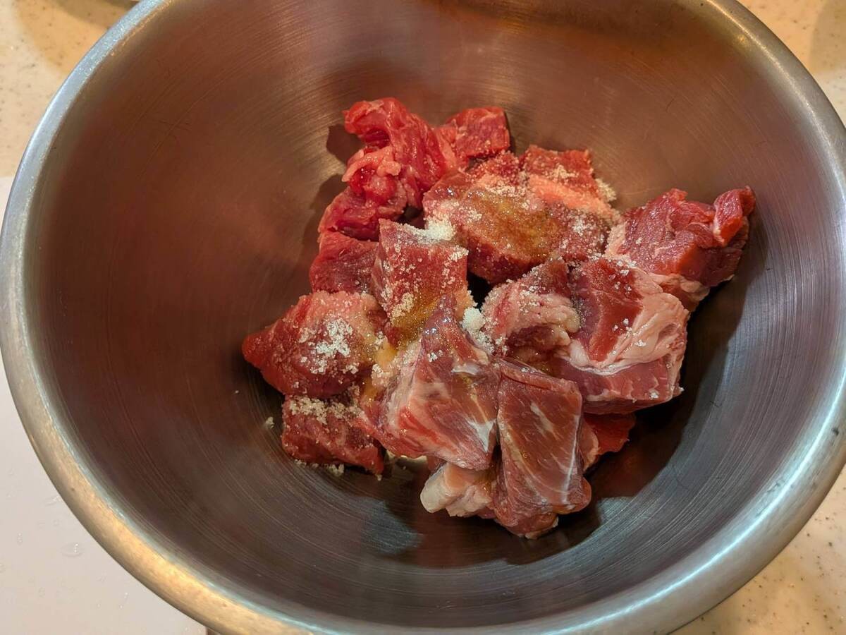 和田明日香さん「サイコロステーキおろしソース」