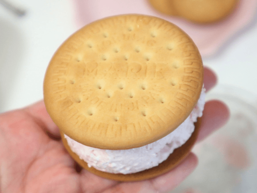フルーチェで作るクッキーサンドアイス