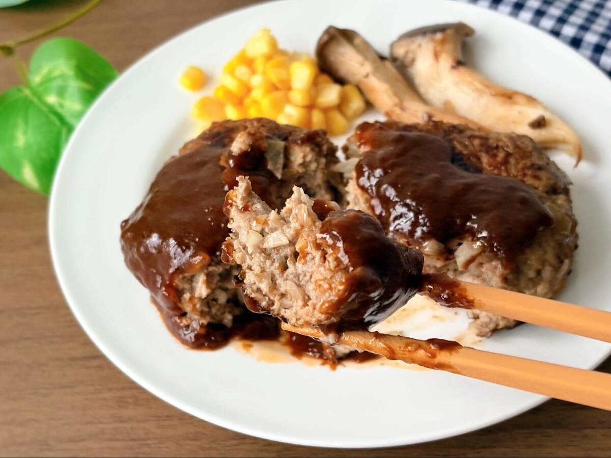 玉ねぎたっぷり超簡単！肉汁たっぷりハンバーグ