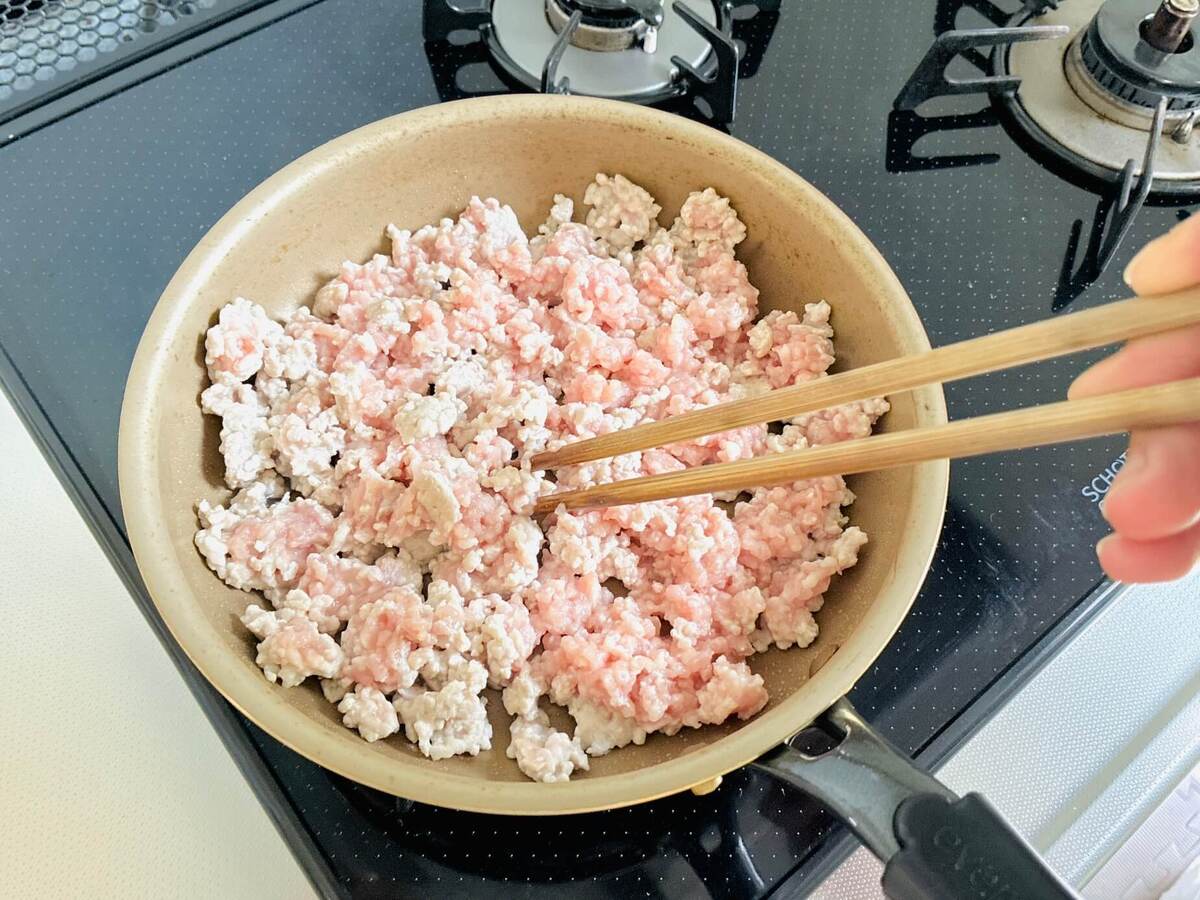 北斗晶さん「豚ひき肉で夏野菜たっぷりレタス包み」
