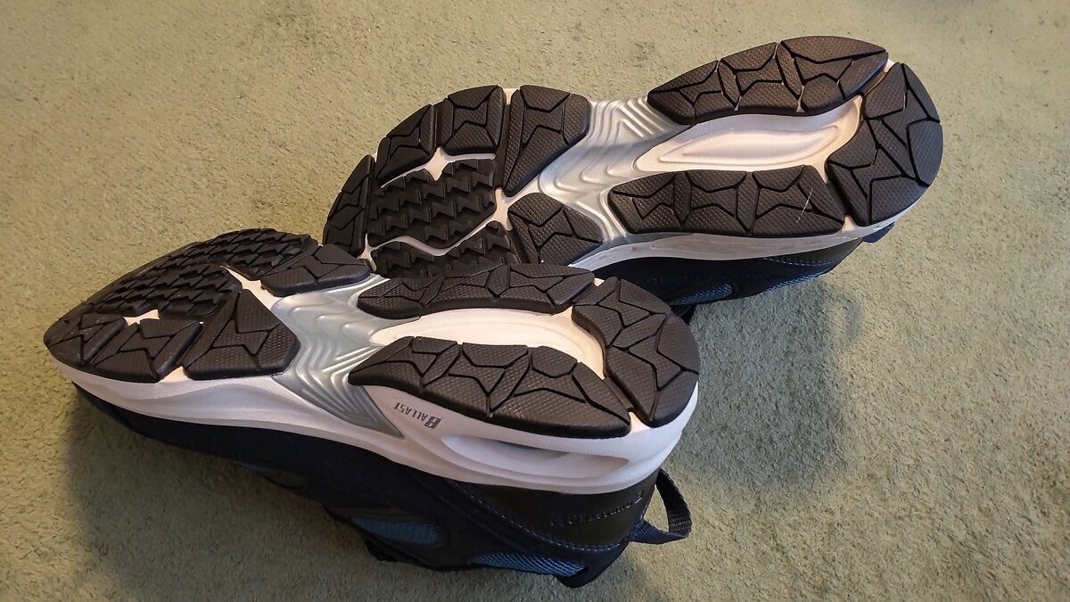 【ワークマン】ウォーキングシューズ「ハイバウンスバラストウォーク」