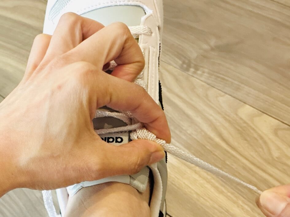 スニーカーの靴紐、もう結ばなくていいの！？