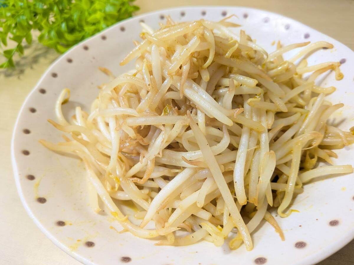 もやしのカレーバター炒め