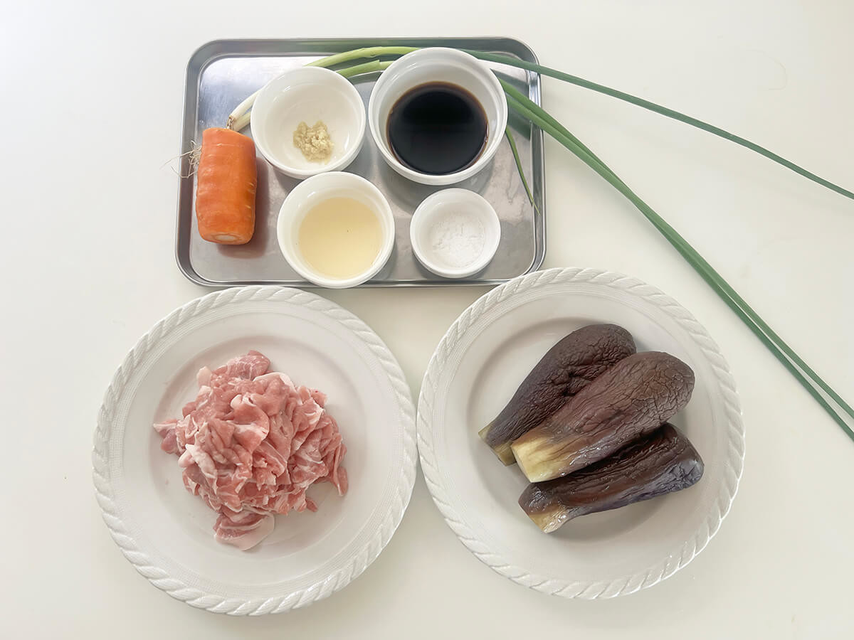 なすと豚しゃぶのおろしにんじんあえ